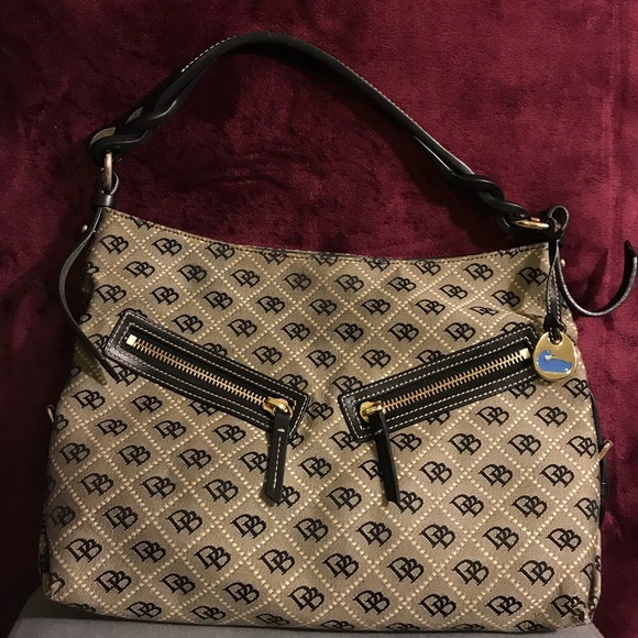 Dooney & Bourke, DB Signature Handbag - Picture 1 of 1